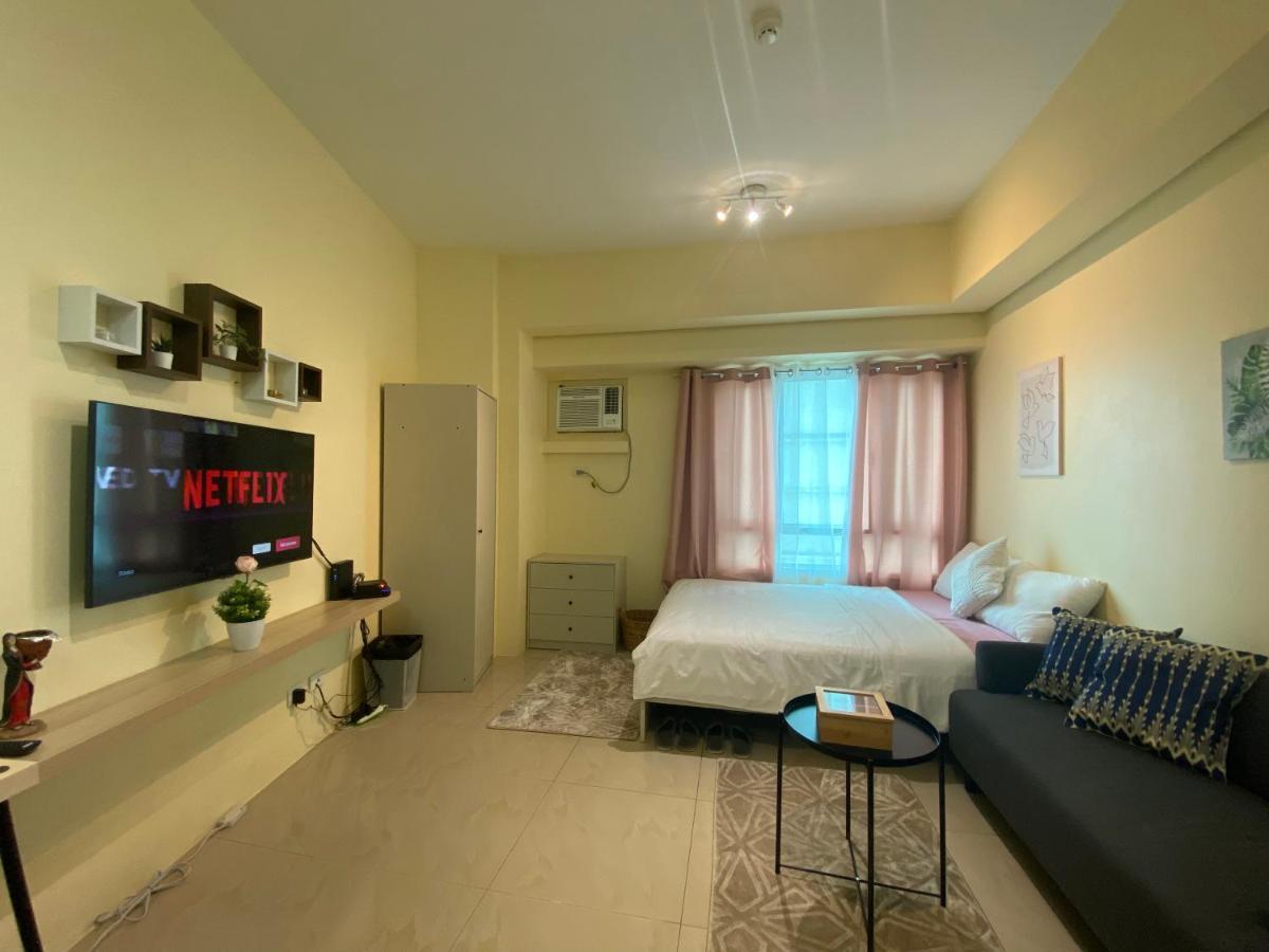 Modern Condo Living In Makati Manila Exterior foto